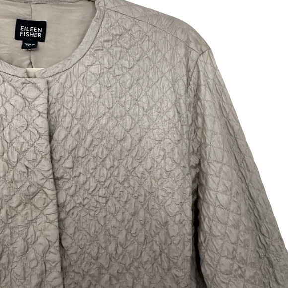 EILEEN FISHER QUILTED TUSSAH DIAMOND SILK MAGNETIC CLOSURE JACKET SIZE LARGE. - Picture 4 of 13